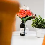 Perfect For 5 Guests - Netflix - Parking - - Smart 아파트 뒤스부르크