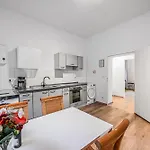 Perfect For 5 Guests - Netflix - Parking - - Smart 뒤스부르크