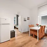 Perfect For 5 Guests - Netflix - Parking - - Smart 아파트 *