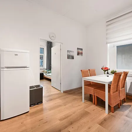 Perfect For 5 Guests - Netflix - Parking - - Smart 아파트 *