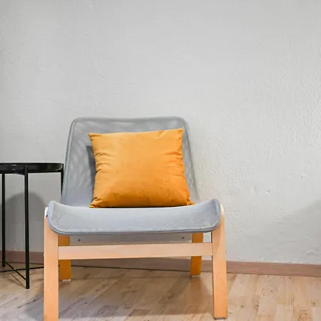 Perfect For 5 Guests - Netflix - Parking - - Smart 아파트 뒤스부르크