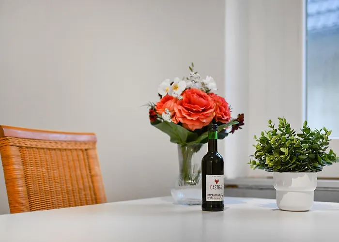 Apartment Perfect For 5 Guests - Netflix - Parking - - Smart *