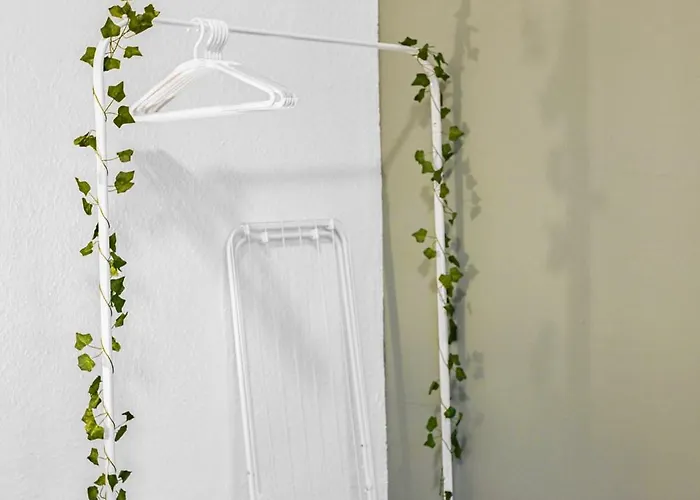 Apartment Perfect For 5 Guests - Netflix - Parking - - Smart